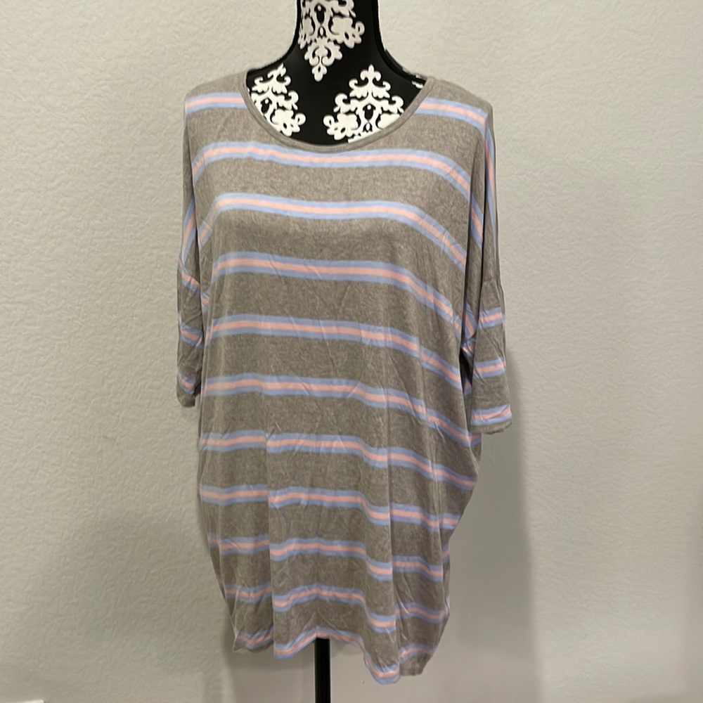 Lula Roe Irma tunic top